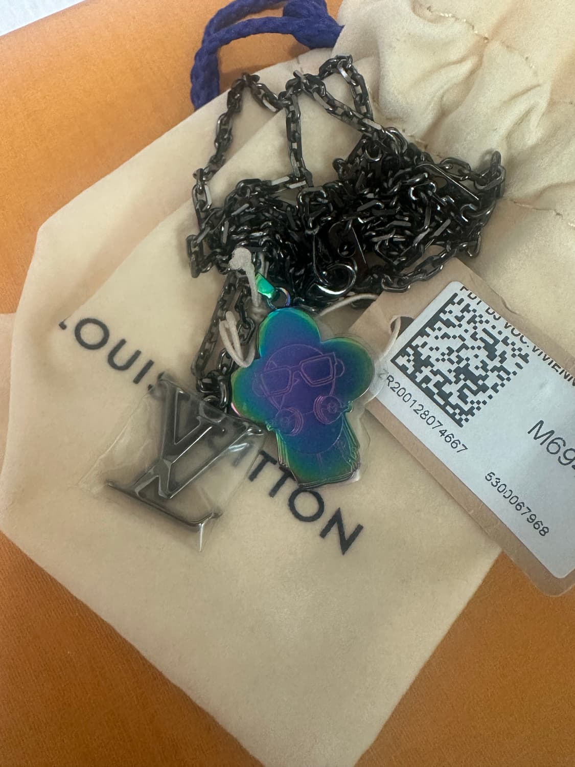 [OS] 루이비통 비비엔 사운드 프리즘 목걸이 상품이미지2