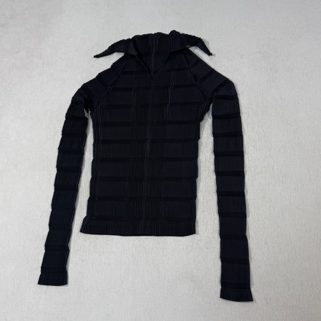 Long-sleeved asymmetrical top  상품이미지2