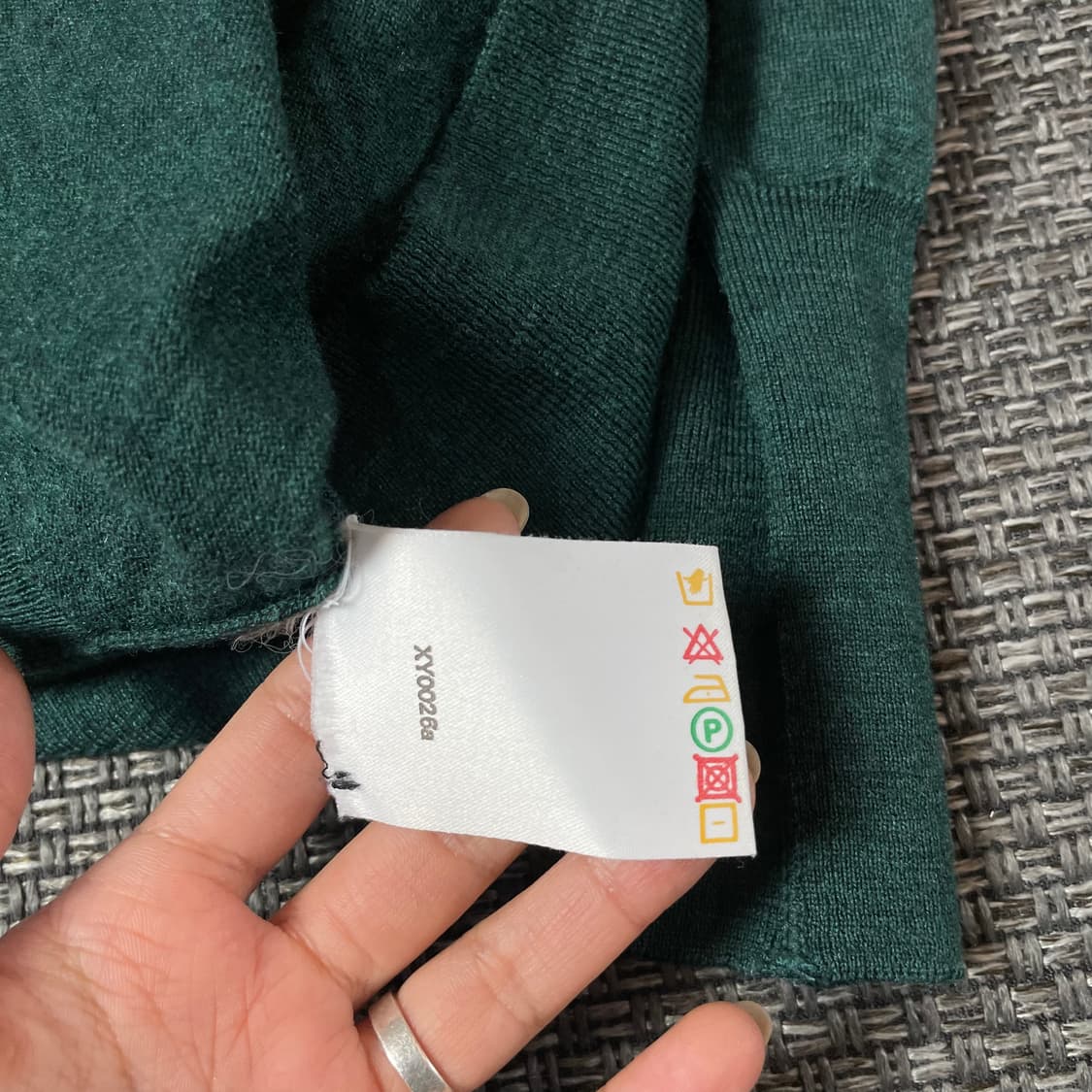 던힐 딥그린 브이넥 울 100 긴팔 니트 상품이미지8