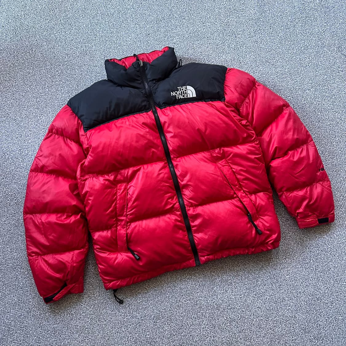 노스페이스 눕시 레드/블랙 패딩 상품이미지1
