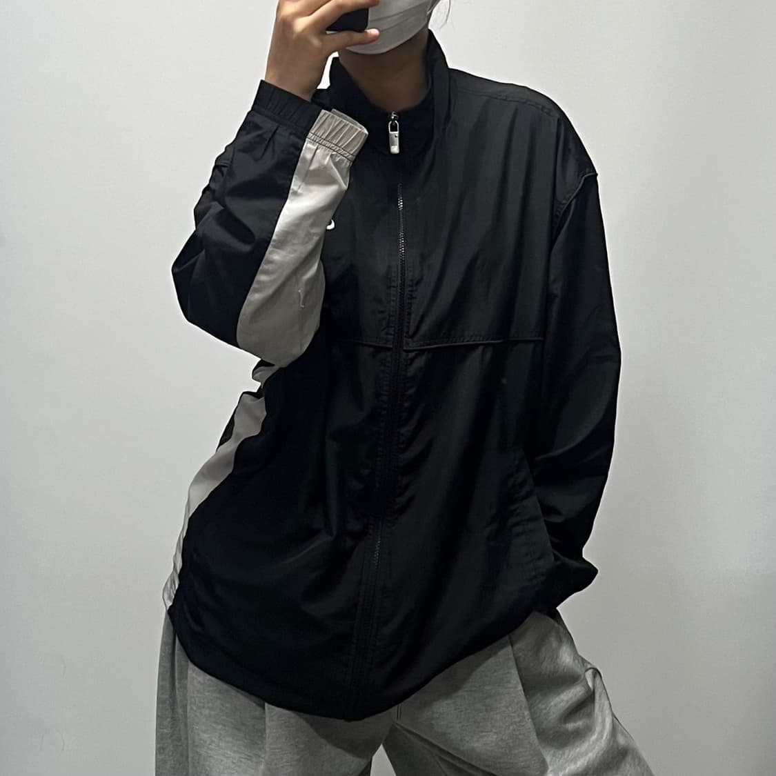 나이키 스우시 배색 바람막이 그레이 블랙 100 [051605] 상품이미지2