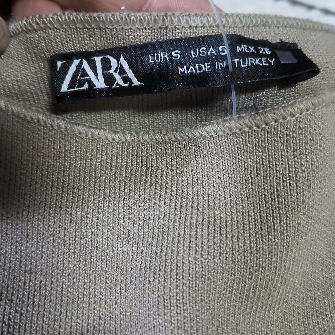 새상품 자라 ZARA 모크넥 캡소매 니트 원피스 s 브라운 상품이미지5