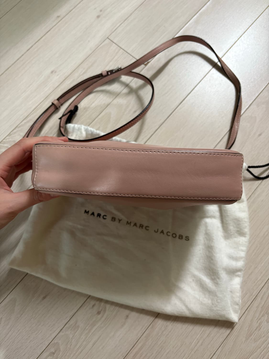 [크리스탈 착용] 마크제이콥스 크로스백 상품이미지4