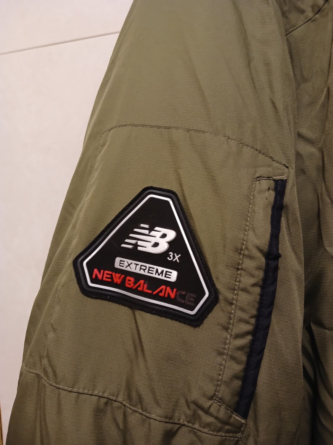 뉴발란스 정품 남성 패딩 110 (XXL) 사이즈 상품이미지8