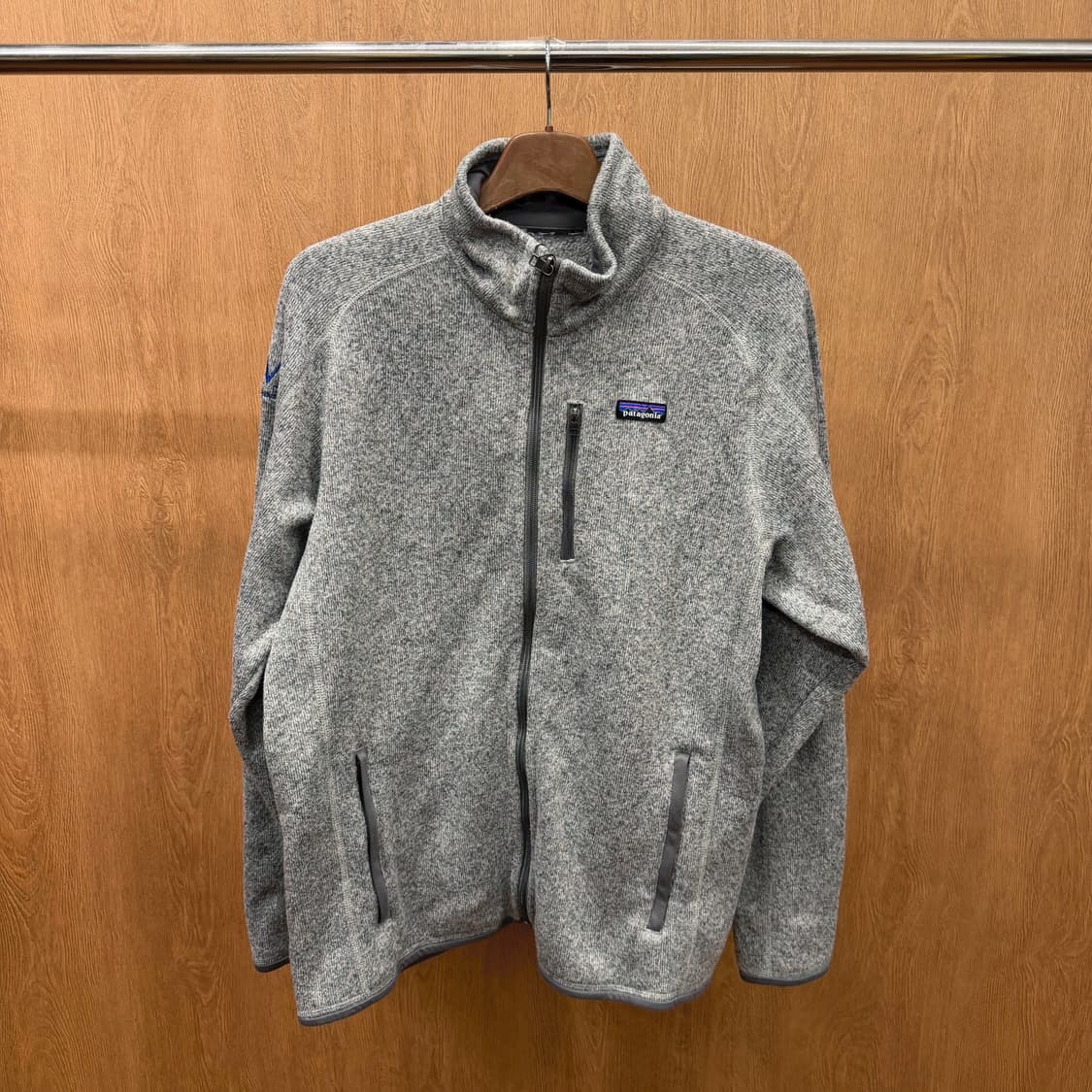 파타고니아 하이넥 신칠라 플리스 집업 지퍼 포켓 디테일 레귤러핏 그레이 상품이미지2