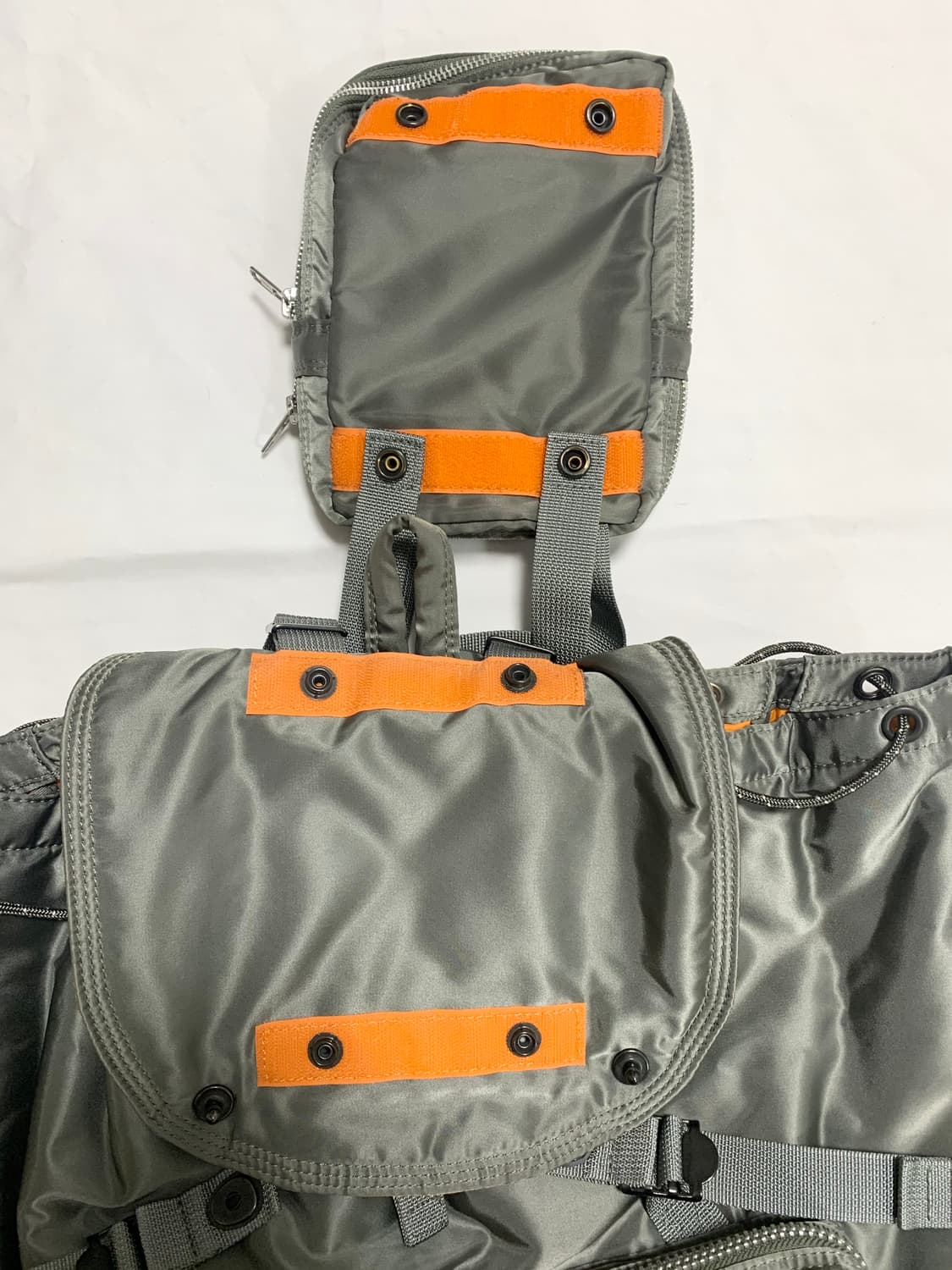 포커 탱커 뉴 럭색 백팩 그레이 상품이미지5