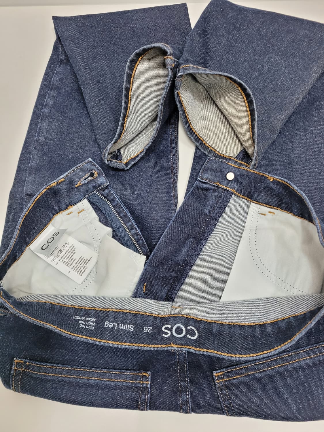 COS 코스 하이라이즈 슬림핏 데님 청바지 / 여 26 
 상품이미지7