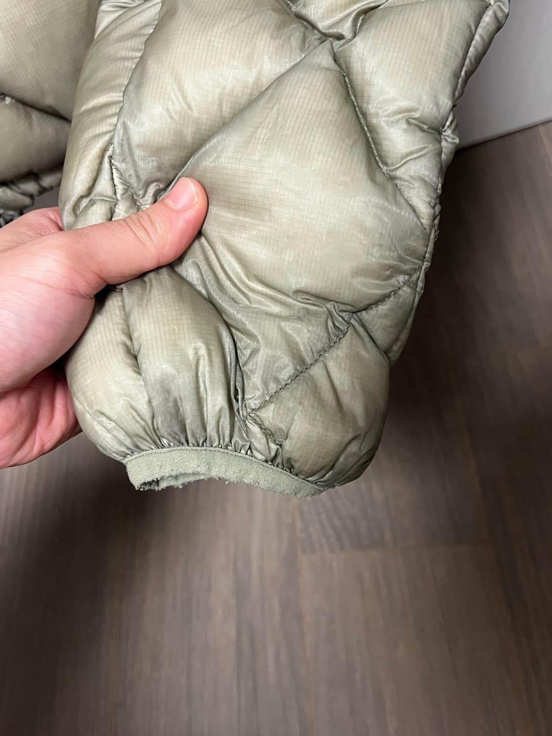 (L) ROA 로아 하이킹 해린 패딩 팝니다. 그레이 컬러 상품이미지4