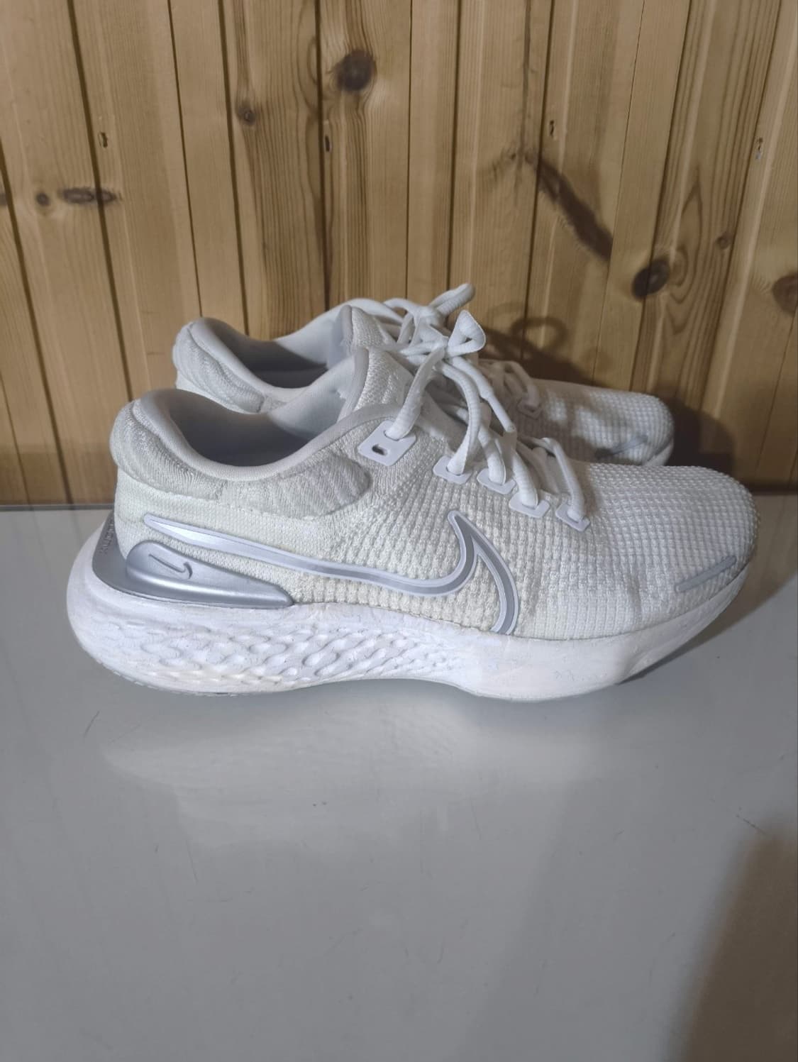 245mm 나이키 줌x 인빈서블 쿠션화 러닝화 상품이미지1