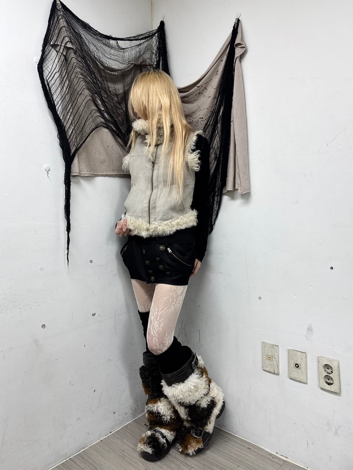 [Theory] Sheep Fur Trimming Neck buckle  상품이미지4