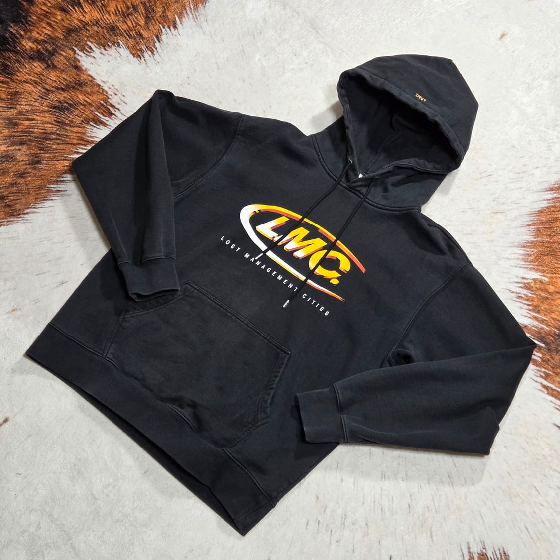 LMC 블랙 후드티 상품이미지1