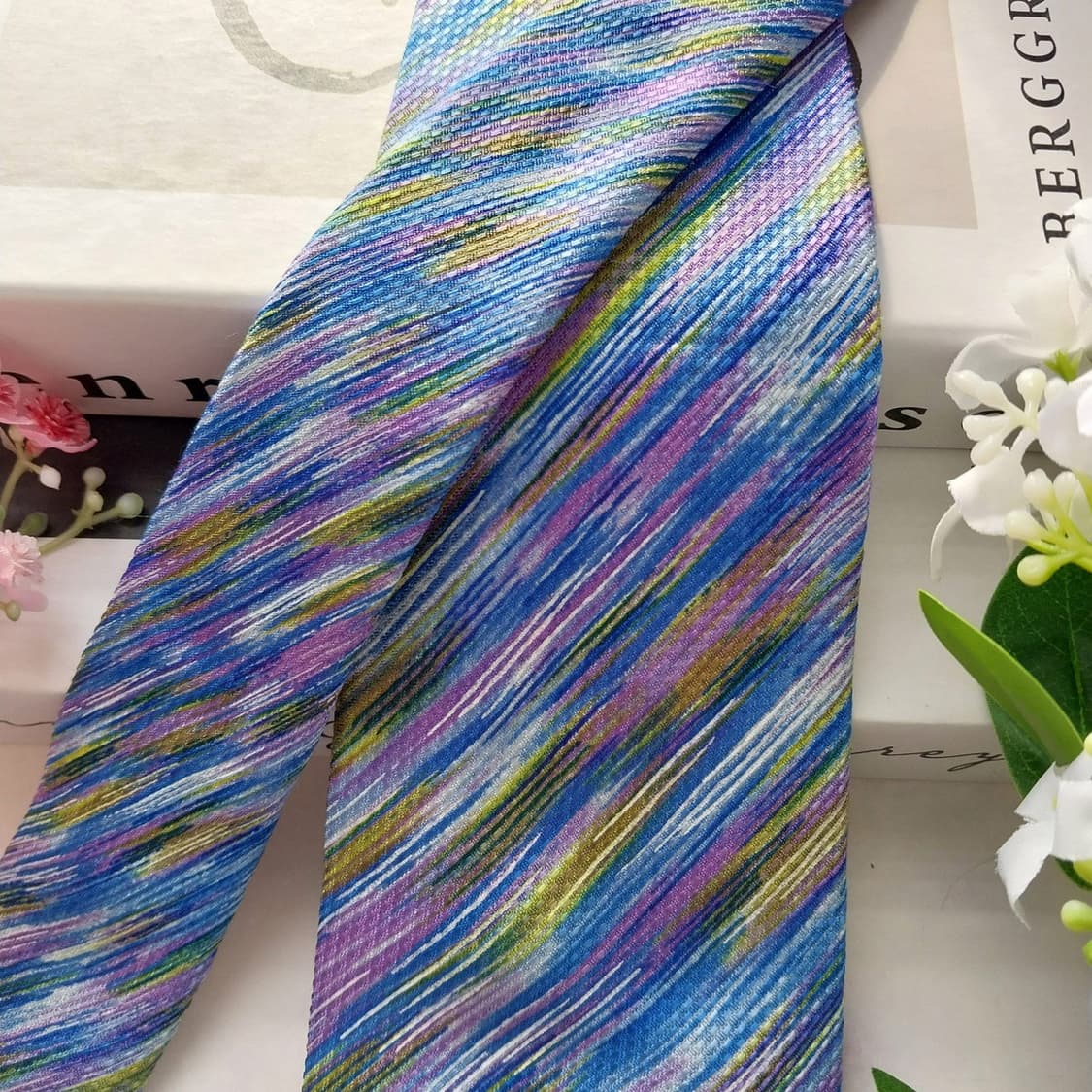 미쏘니 실크 멀티 스트라이프 자카드 넥타이 9.4cm A등급 K1600
 상품이미지3