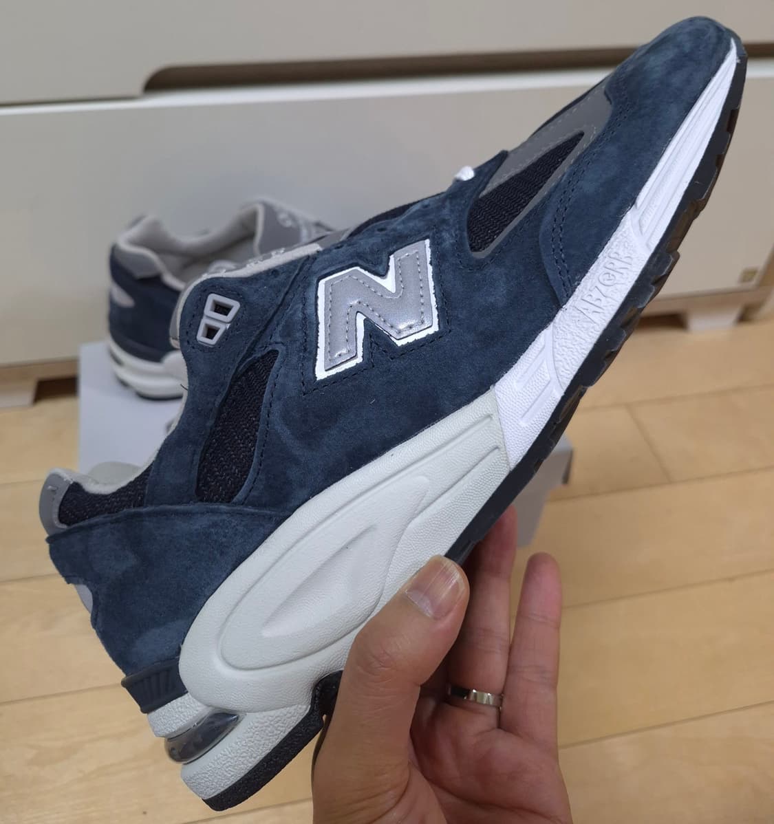 [275]뉴발란스 990v2 네이비 상품이미지2