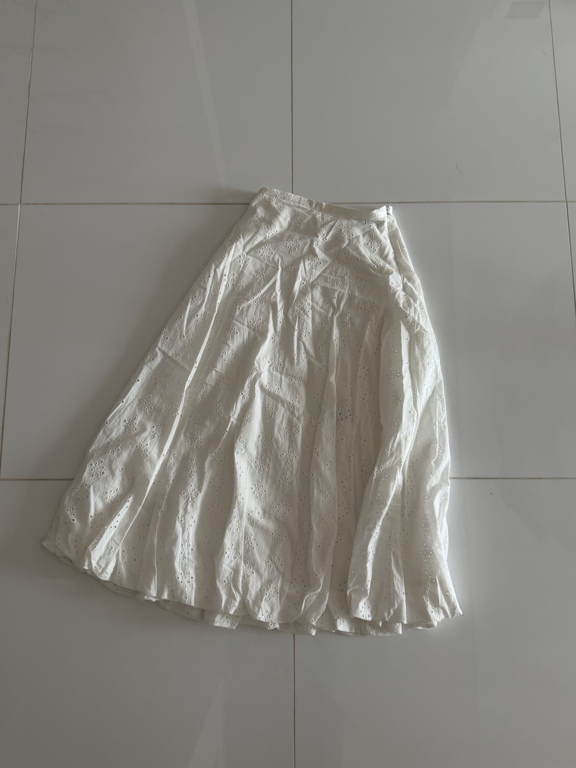 zara 자라 펀칭 화이트 스커트 상품이미지5