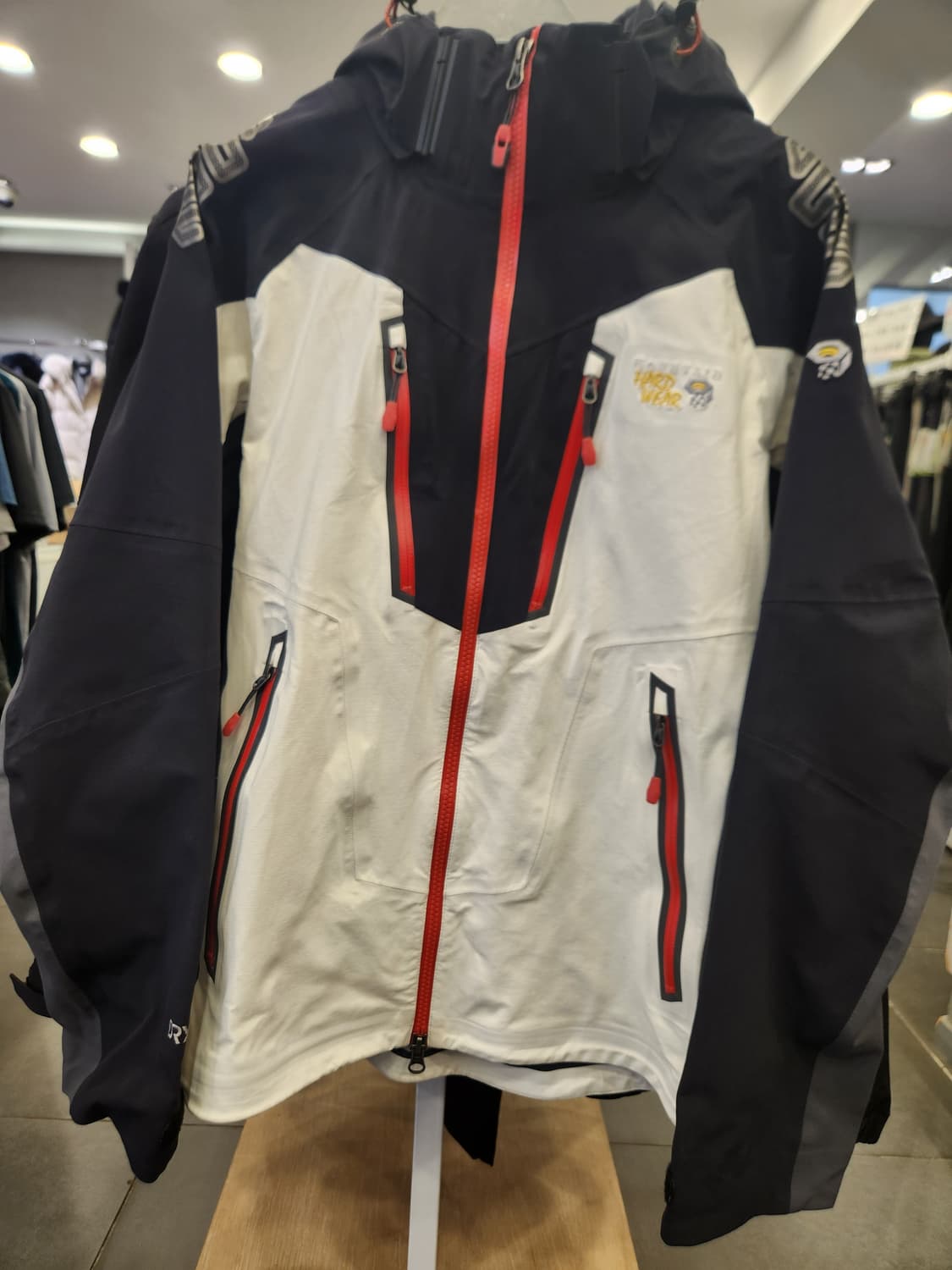 마운틴하드웨어 방수 등산 자켓 / 고어텍스급 기능성마운틴하드웨어 기능성  상품이미지1