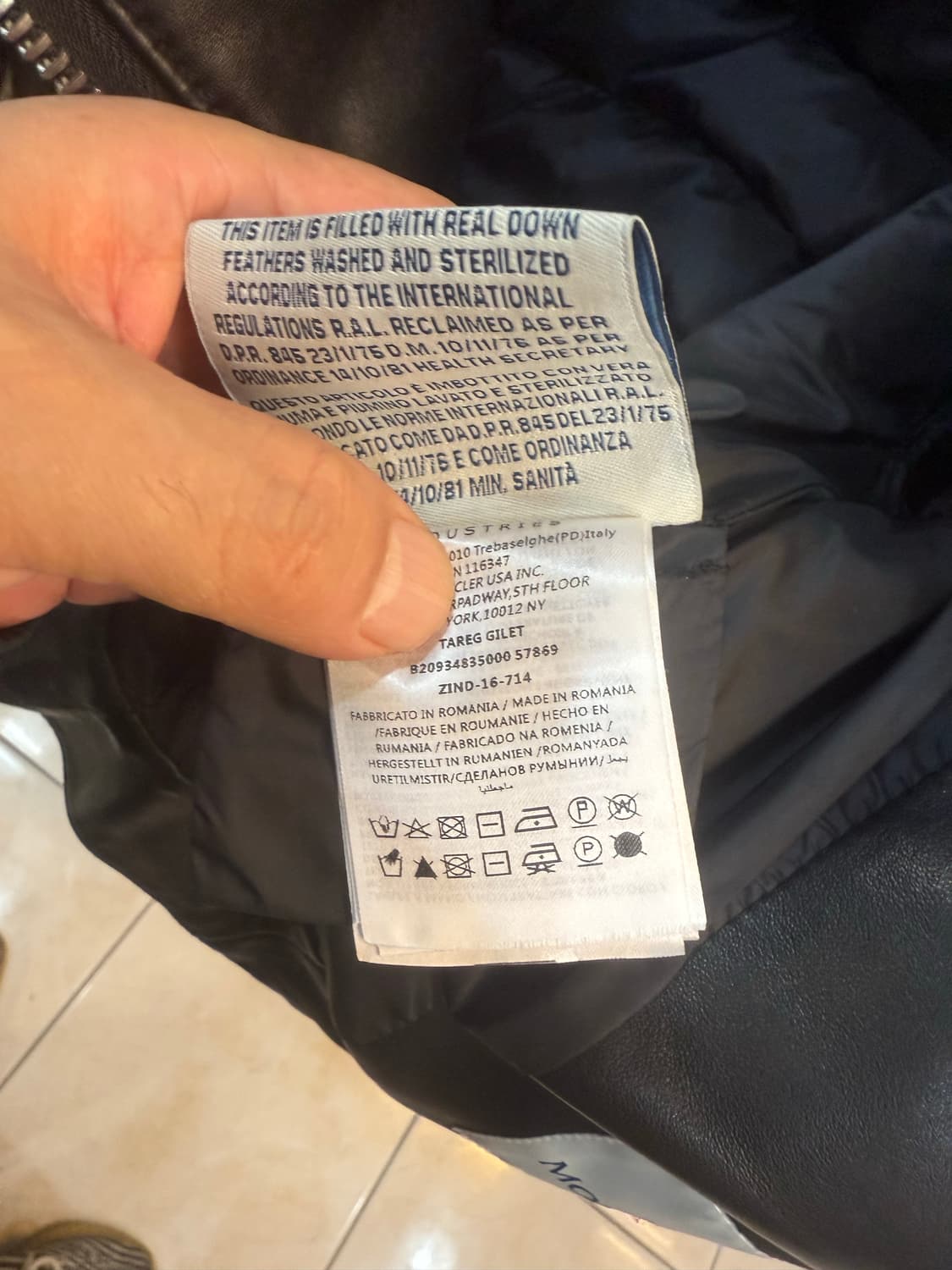 2/44-55 정품 몽클레어 모터 패딩 팝니다 상품이미지4