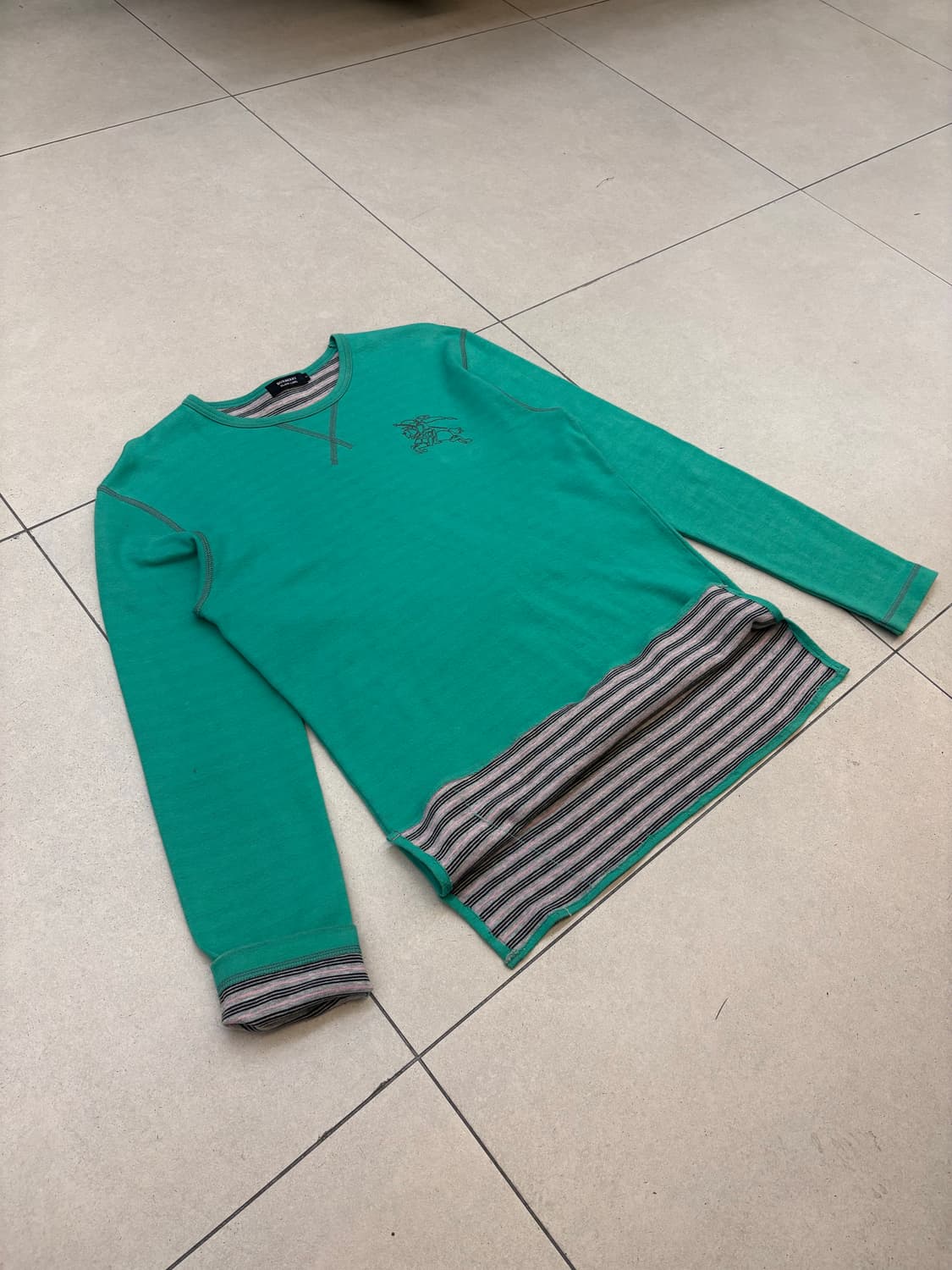 버버리 블루라벨 브이넥 롱슬리브 상품이미지3