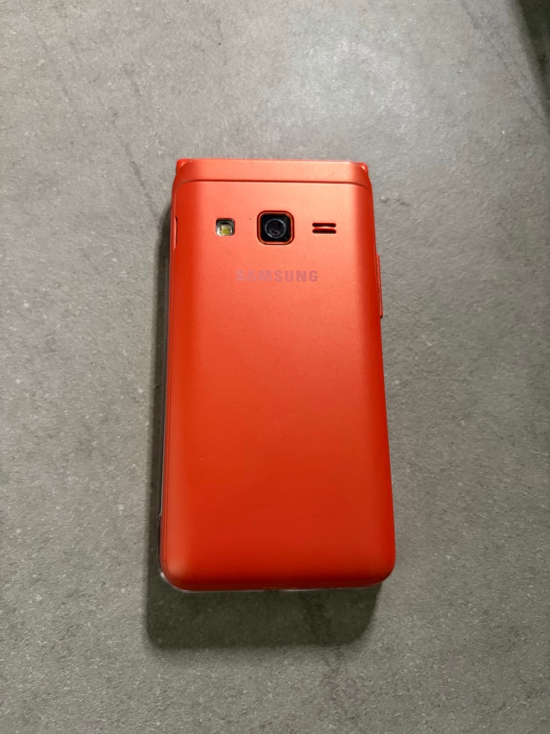 삼성 폴더 폰 갤럭시 폴더2 상품이미지2