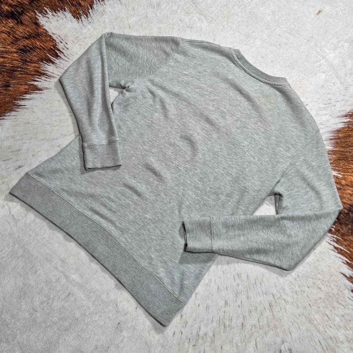 챔피온 자수 그레이 맨투맨 상품이미지4