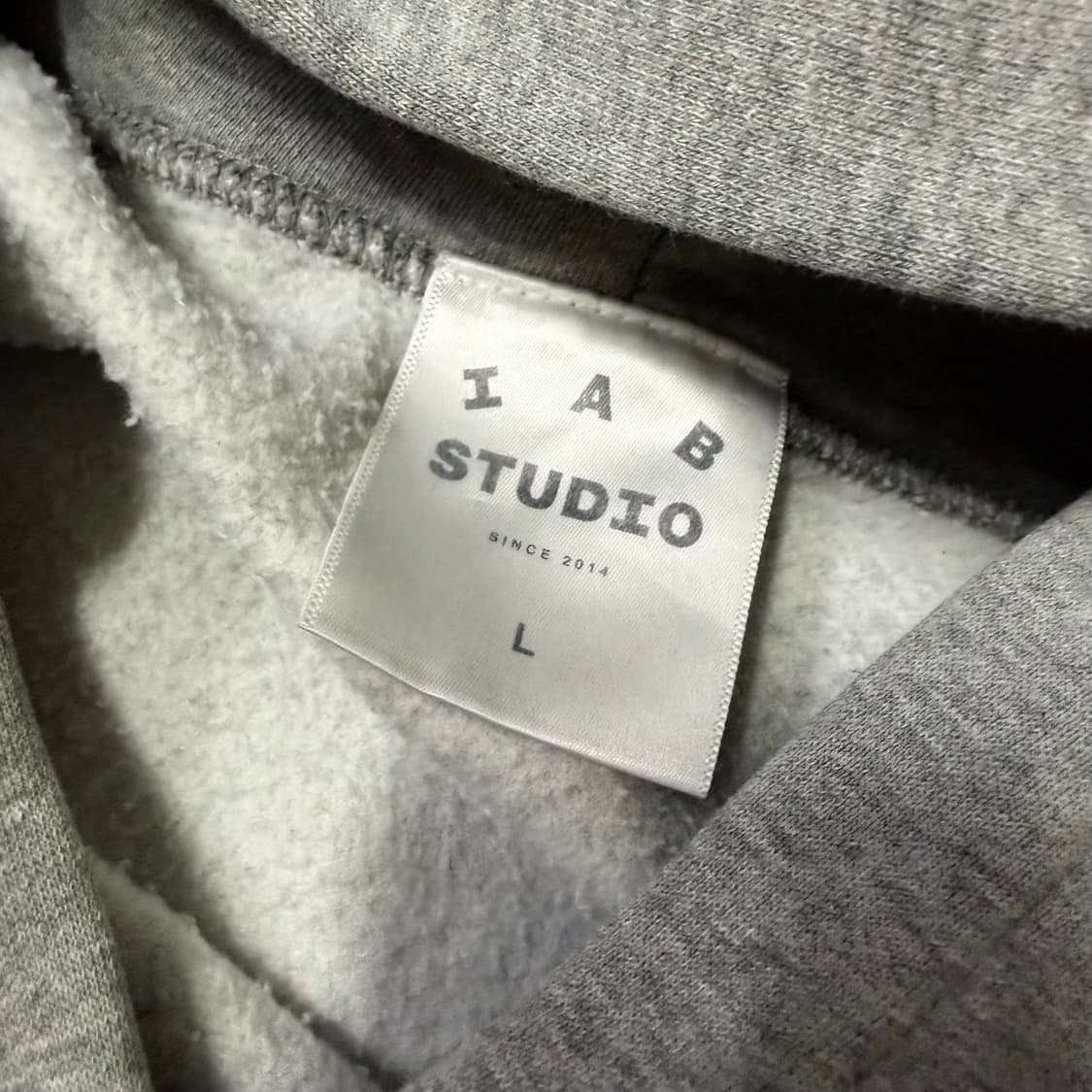 [IAB STUDIO] 아이앱 스튜디오 후드 회색 (L / 상태 A급) 상품이미지3