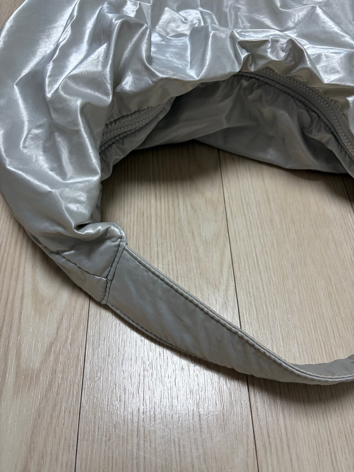 아모멘토 실버백 상품이미지4