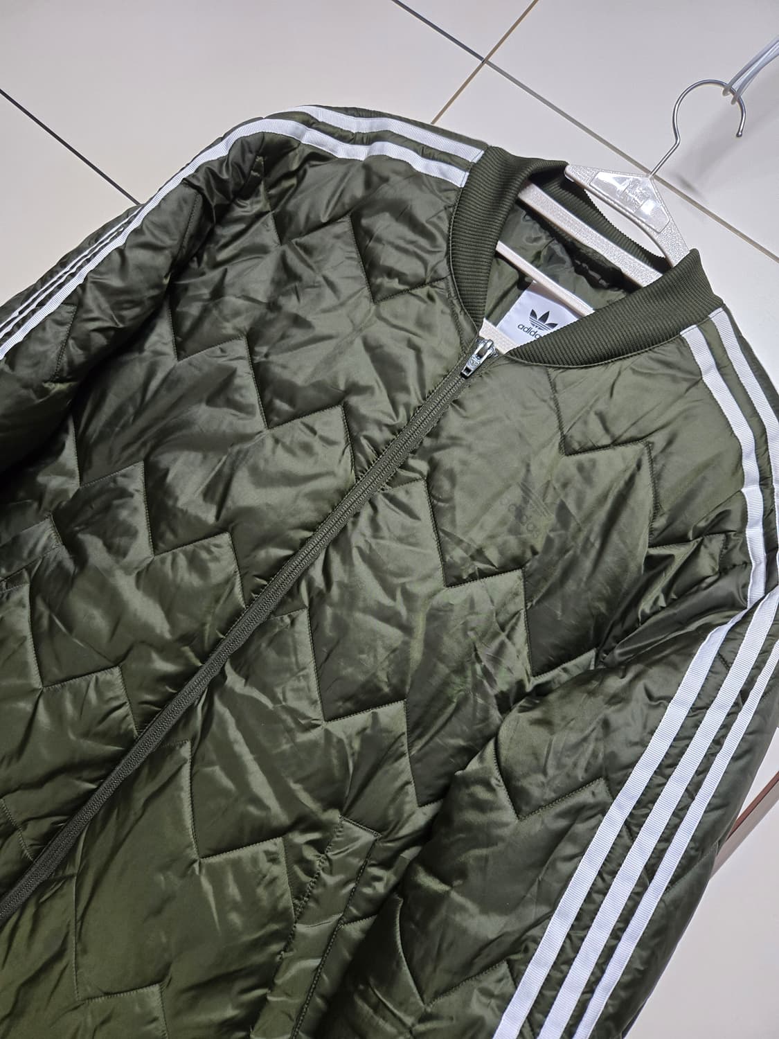 아디다스 누빔 퀼팅 봄버 자켓 상품이미지2