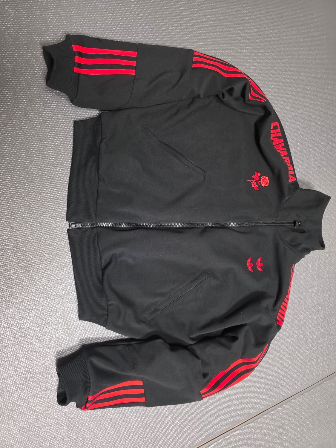 아디다스x윌리 차바리아 트랙탑 팝니다 상품이미지1