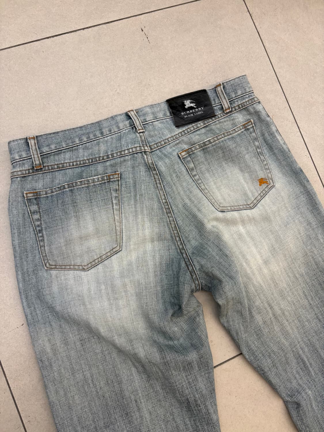 버버리 블랙라벨 워싱 데님팬츠 상품이미지8