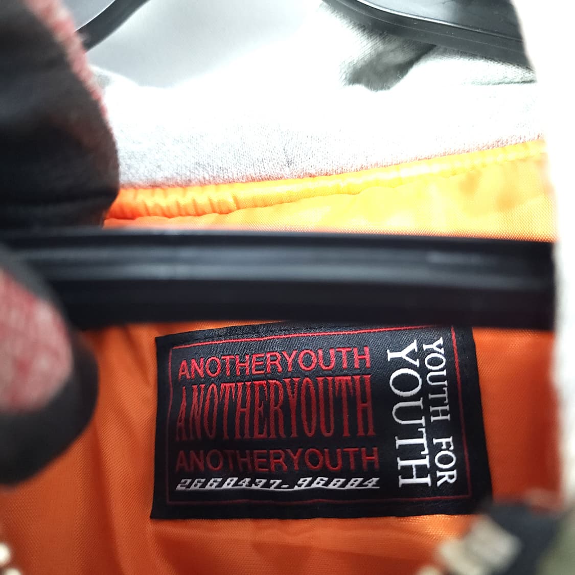 F(138) / 어나더유스 /MA-1 항공점퍼 카키색 상품이미지3