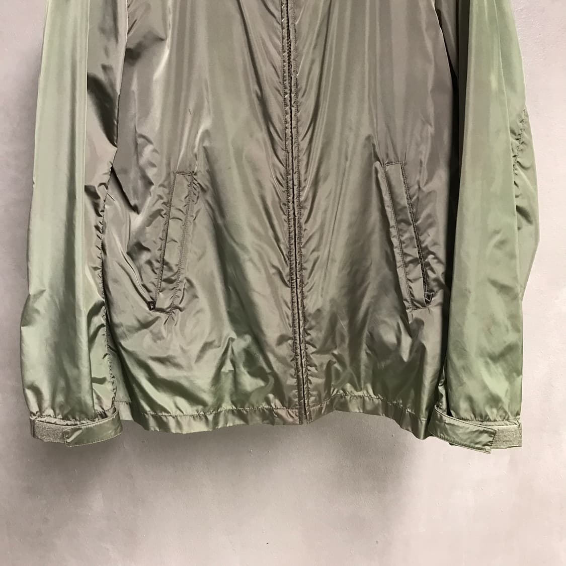 프라다 스포츠 바람막이 자켓 카키 48 상품이미지3