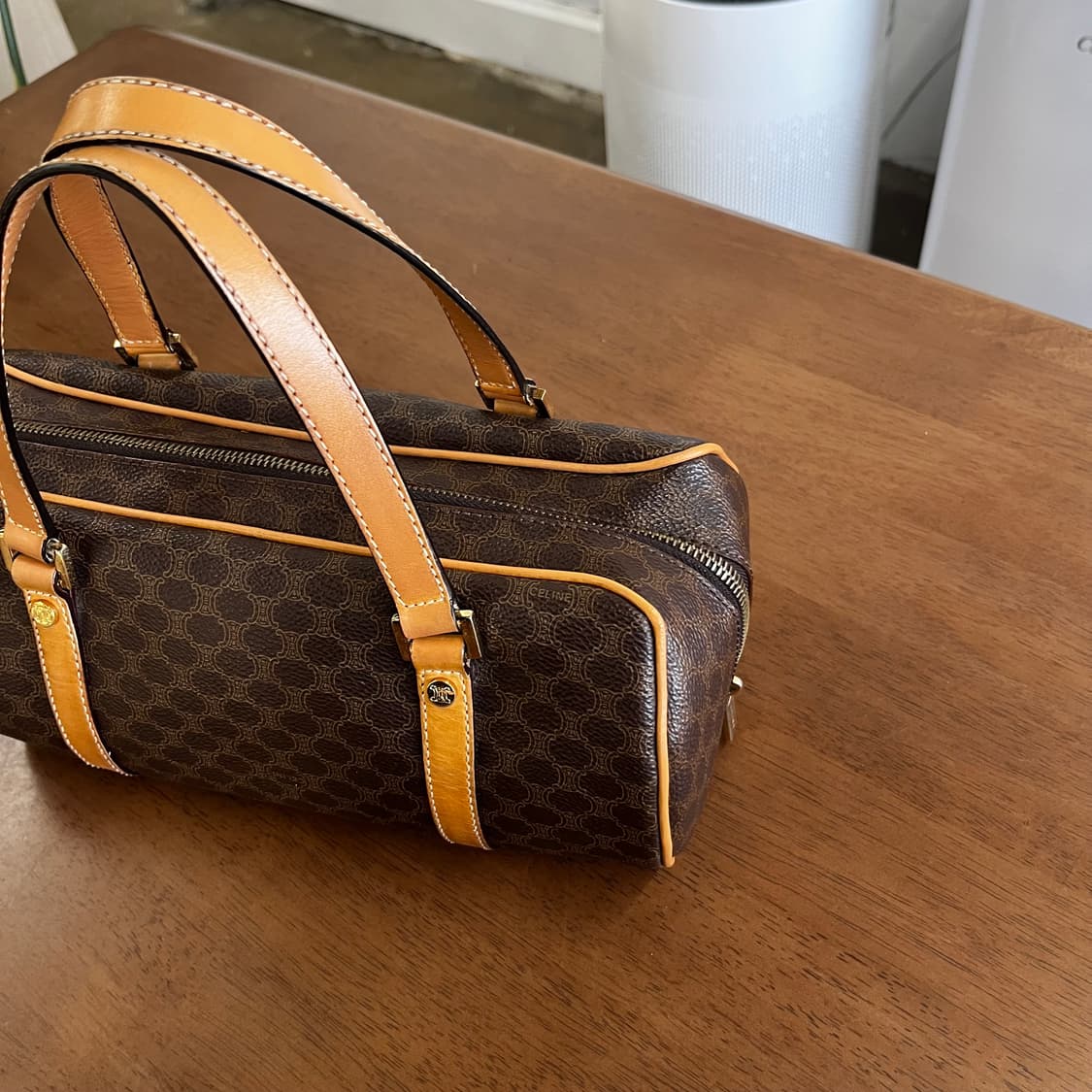 셀린느 마카담 미니 보스턴 토트백 원통백 상품이미지3