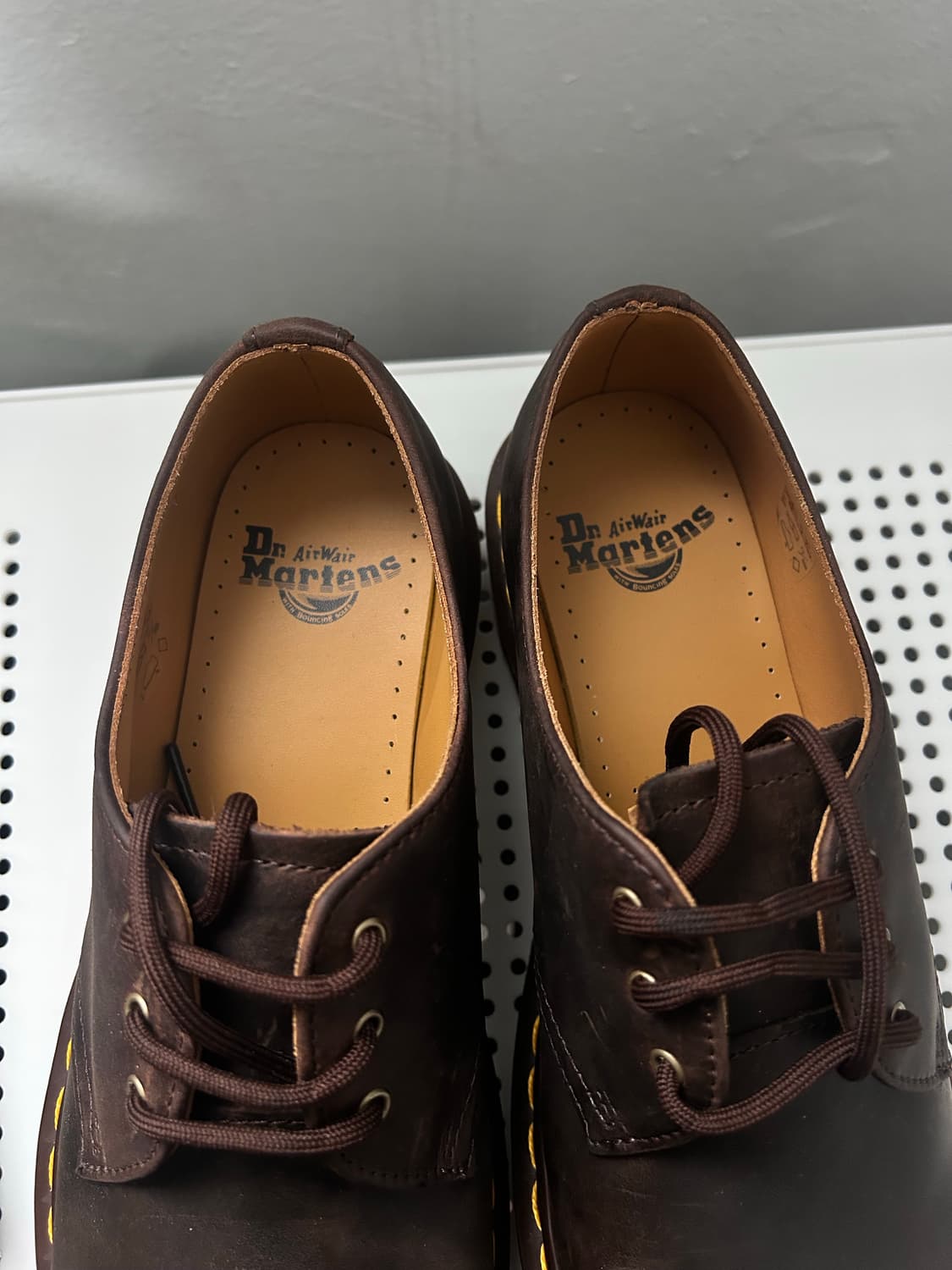 닥터마틴 1461 크레이지 홀스 레더 부츠 다크브라운 상품이미지3