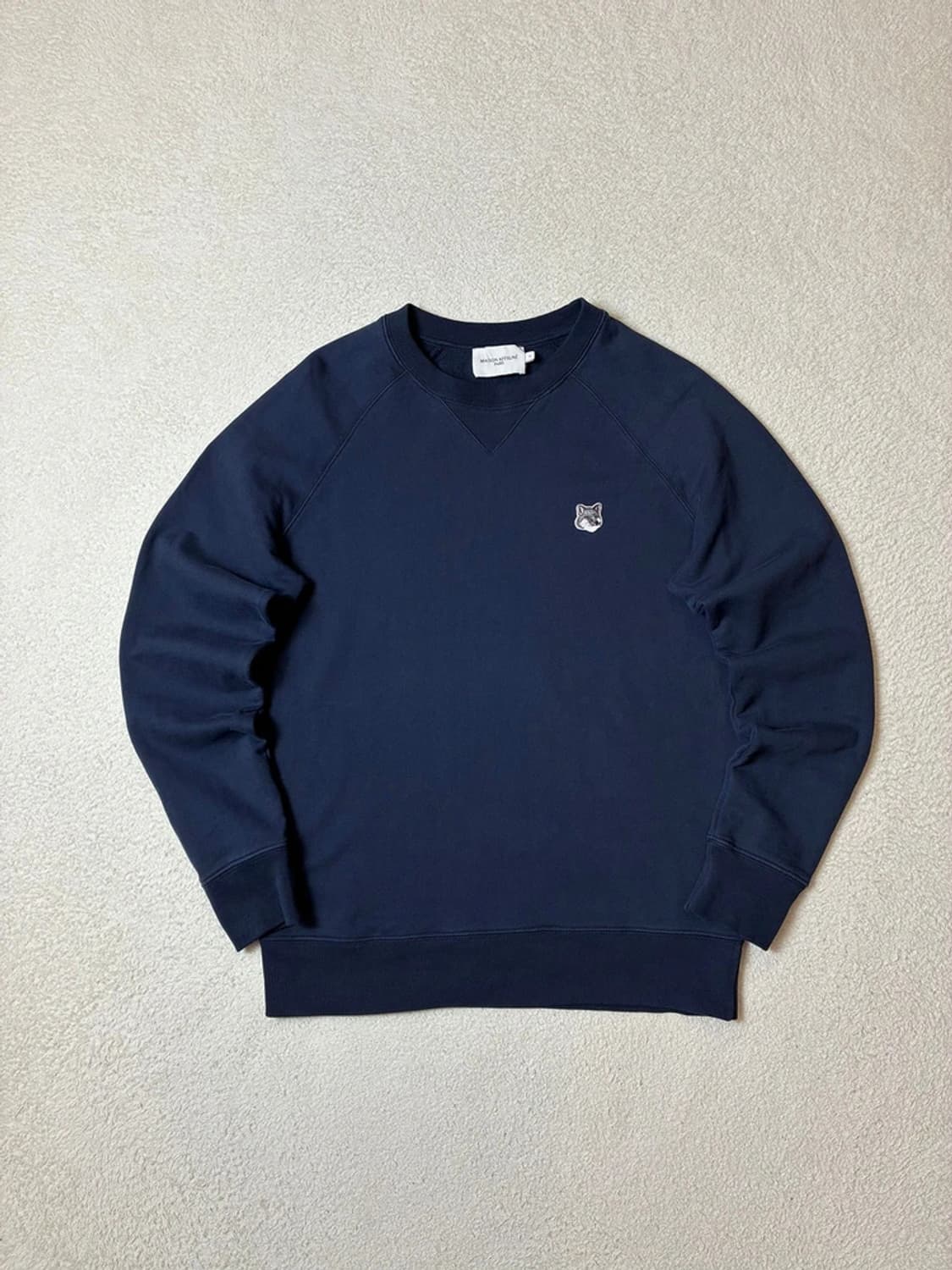 메종키츠네 폭스 헤드 패치 맨투맨 PN6784 상품이미지1