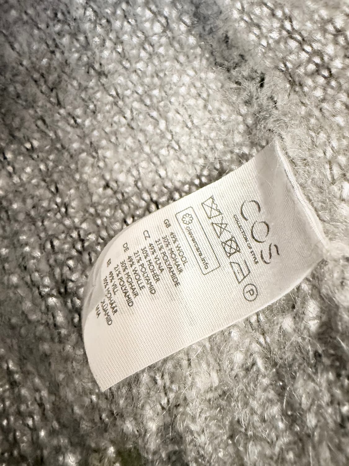 cos  코스 모헤어 브이넥 니트  상품이미지5