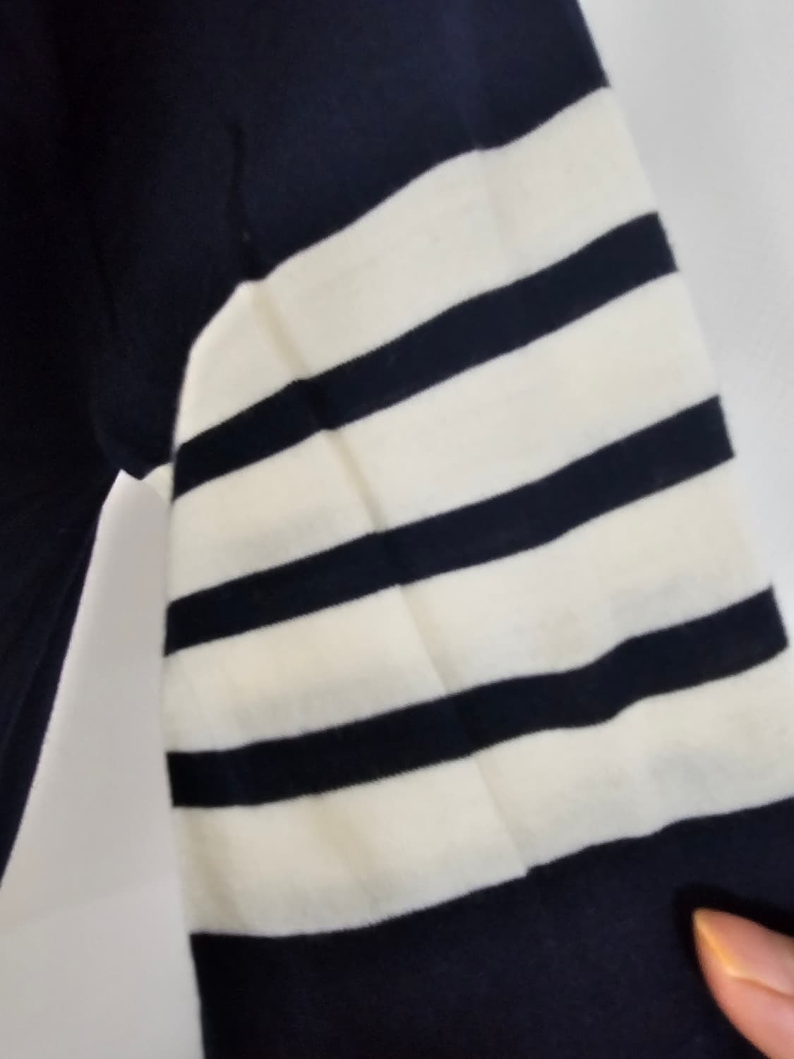 톰브라운 사선완장 메리노울 니트(2/백화점정품) 상품이미지4