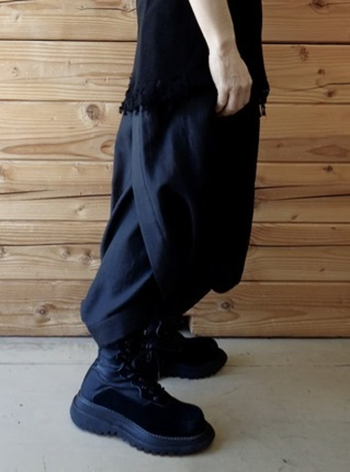 율리우스 24ss 트위스티드 사루엘 팬츠 상품이미지5