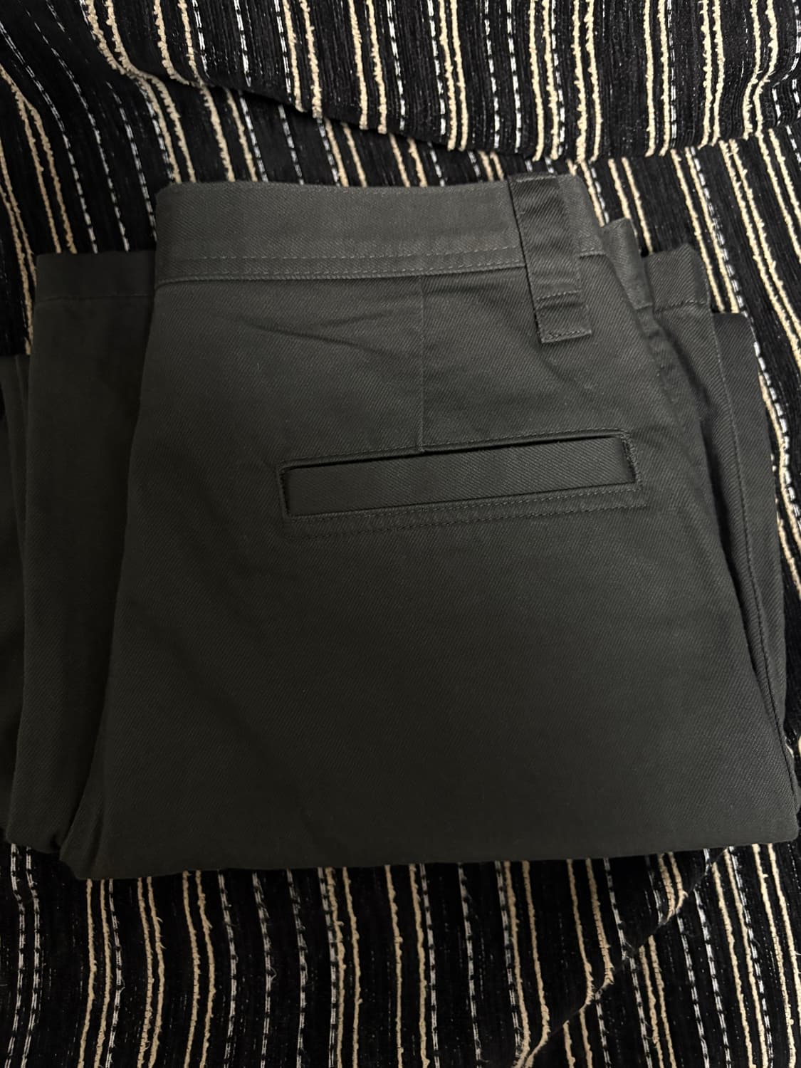 유니클로 U 와이드 치노팬츠 다크그레이 상품이미지2