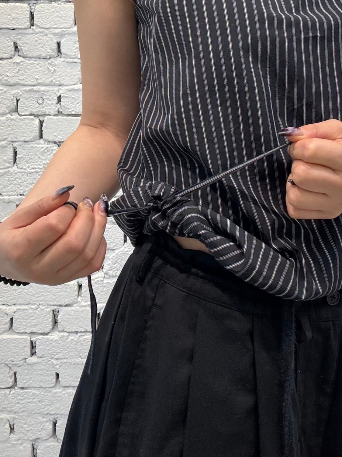 Striped High Neck Sleeveless Top  상품이미지4