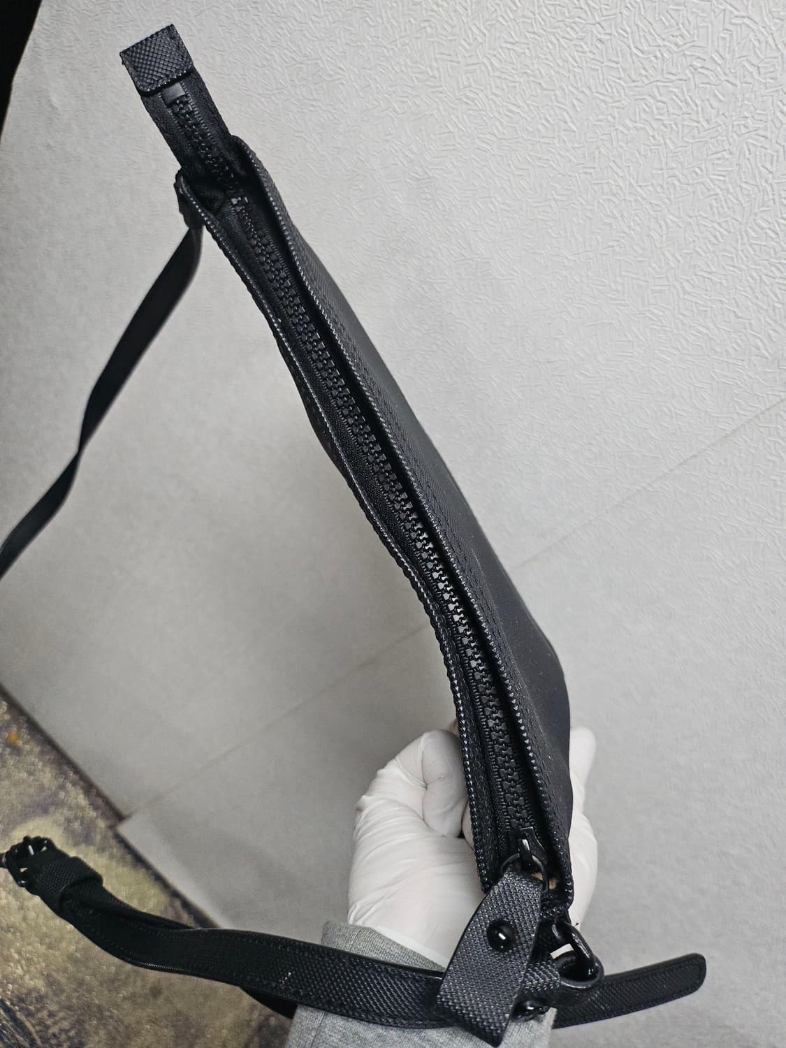 라코스테 블랙 크로스백 가방  27*25 상품이미지4