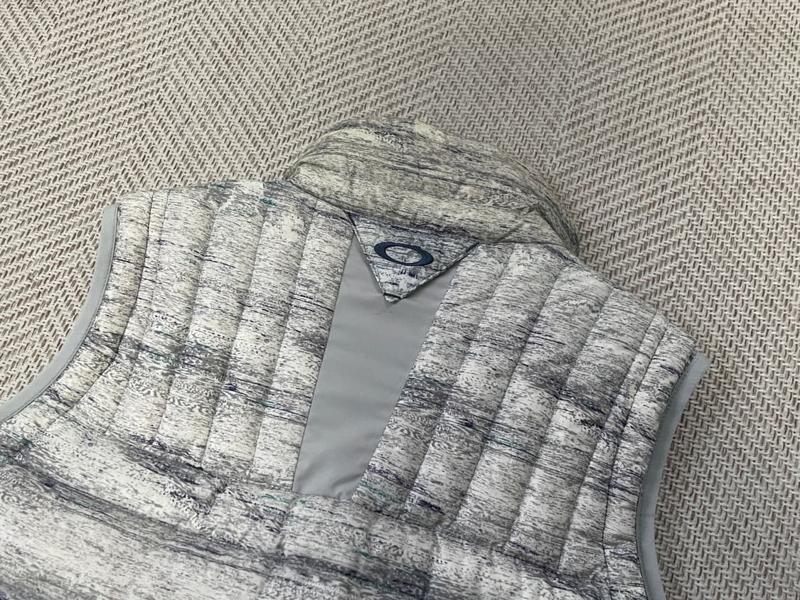 16fw 오클리 브러시 스트로크 패턴 패딩 베스트 J03581 상품이미지9