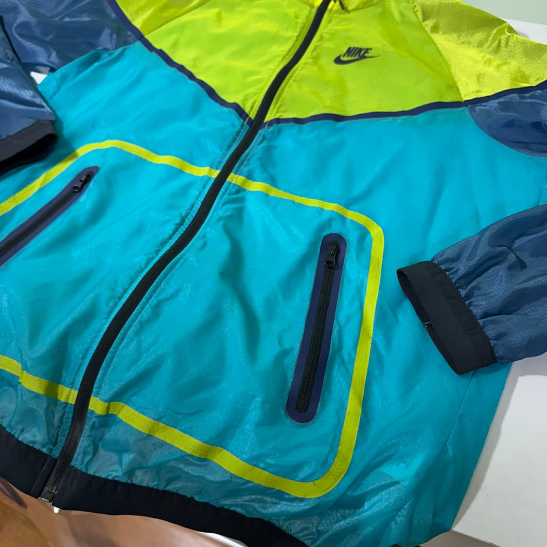 L 100 나이키런닝 멀티컬러 트레이닝 경량런닝바막 자켓 상품이미지4