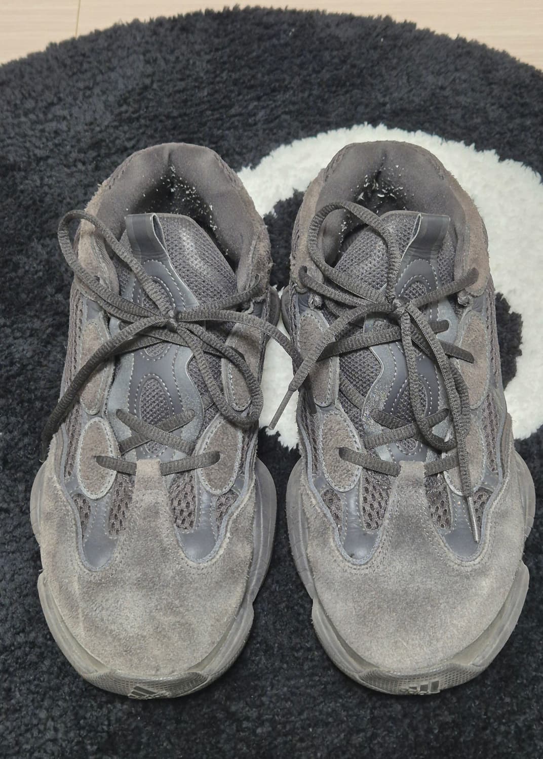 아디다스 이지 500 유틸리티 블랙 상품이미지1