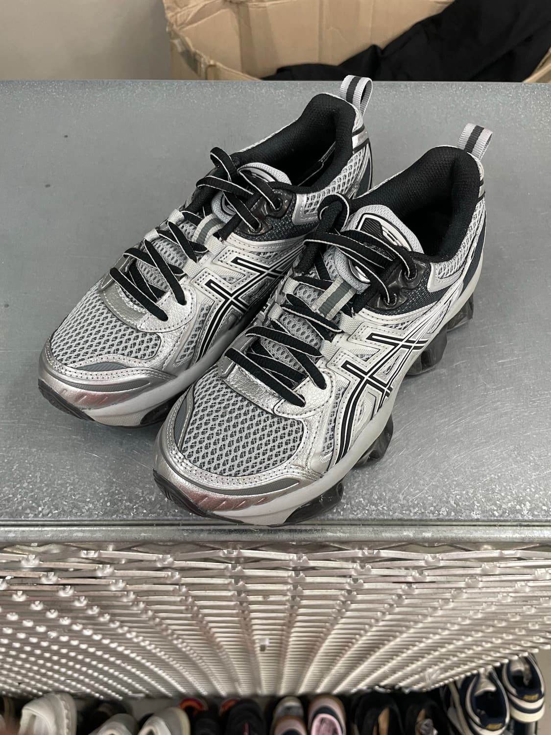 아식스 젤 퀀텀 키네틱 미드 그레이 235 상품이미지2