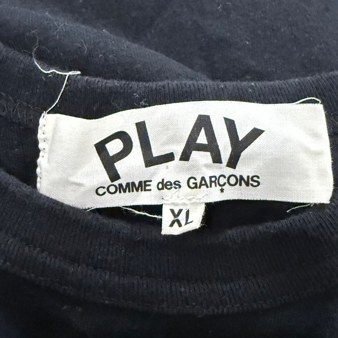 꼼데가르송 블랙 레드 와펜 반팔 티 상품이미지4