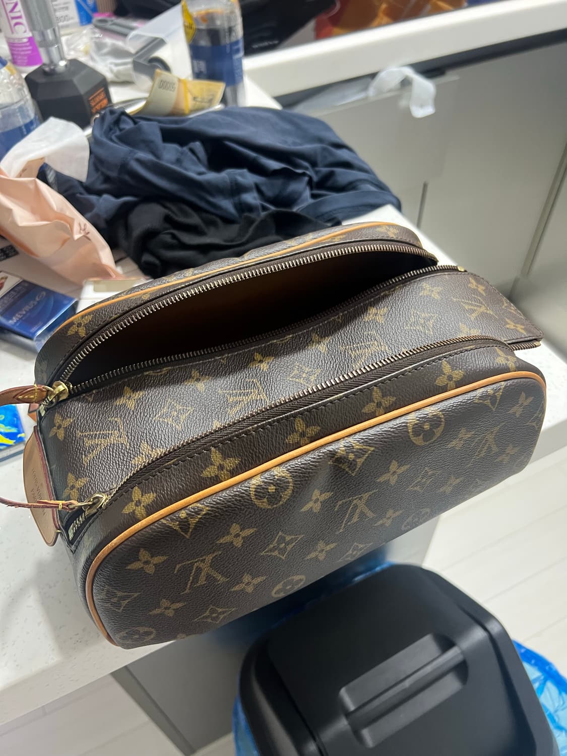 루이비통 돕키트 파우치 상품이미지1