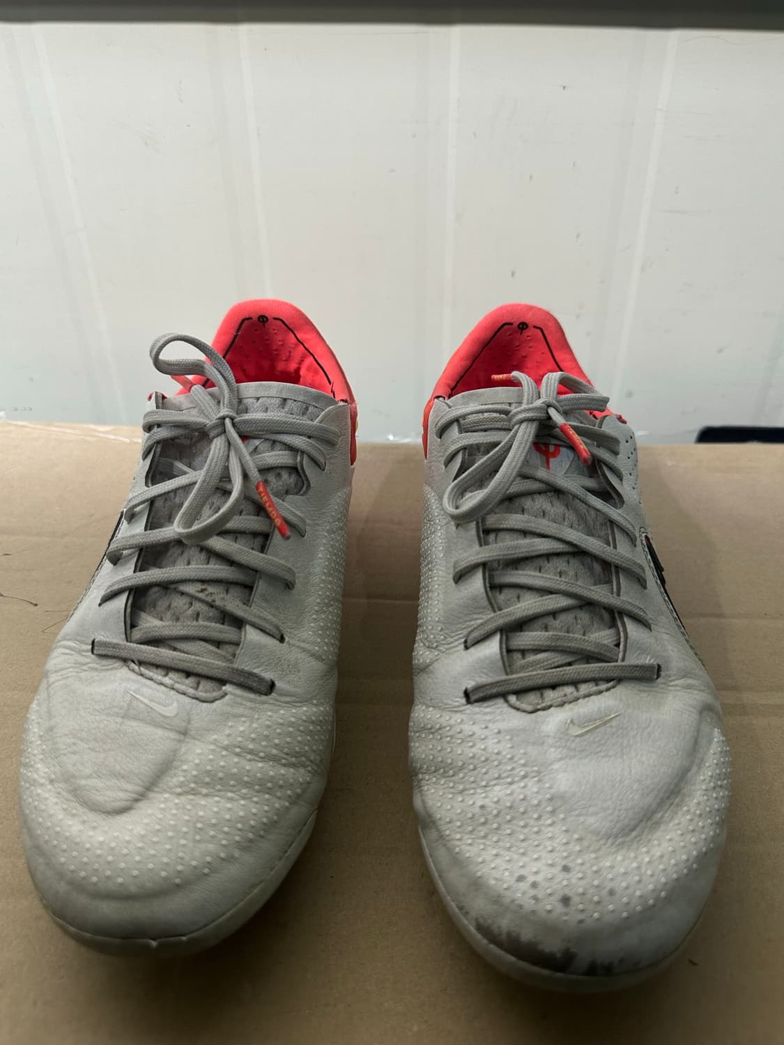 나이키 티엠포 축구화 245mm 판매 상품이미지1