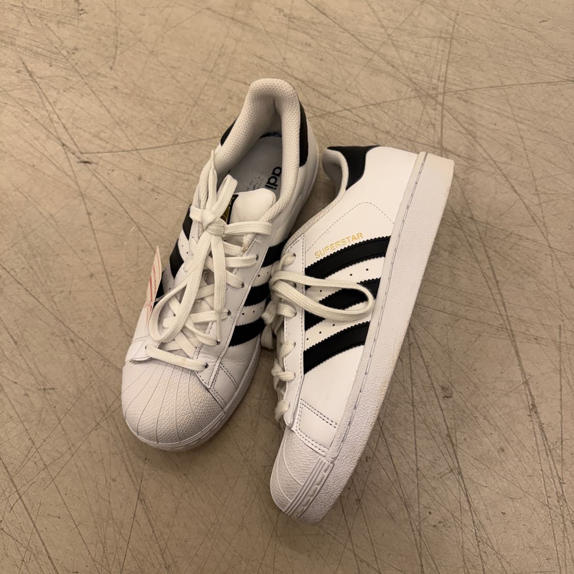 아디다스 슈퍼스타 흰검 스니커즈 U751 상품이미지2