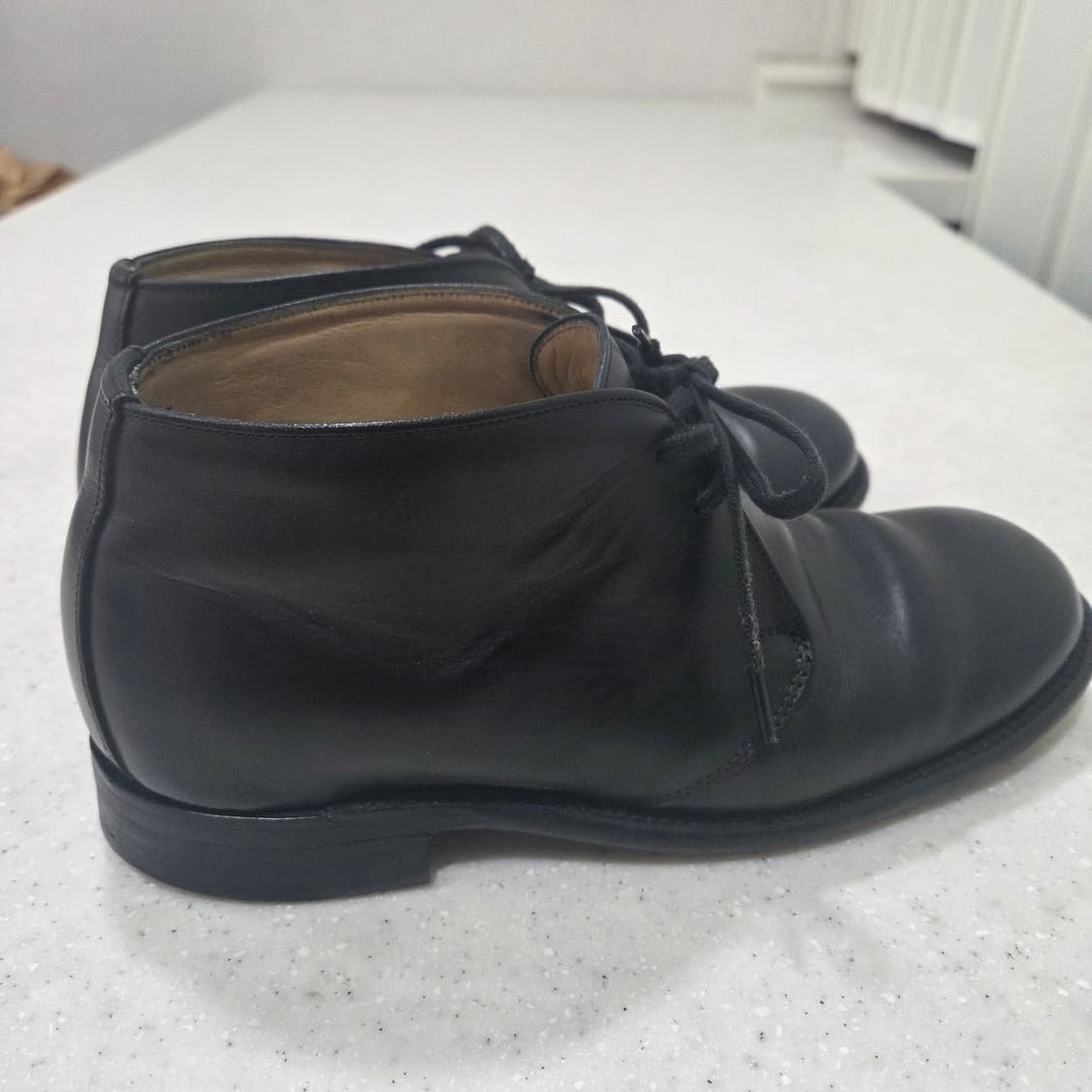 샌더스 BLACK WAXY LEATHER B.G.S CHUKKA BOOT 상품이미지5