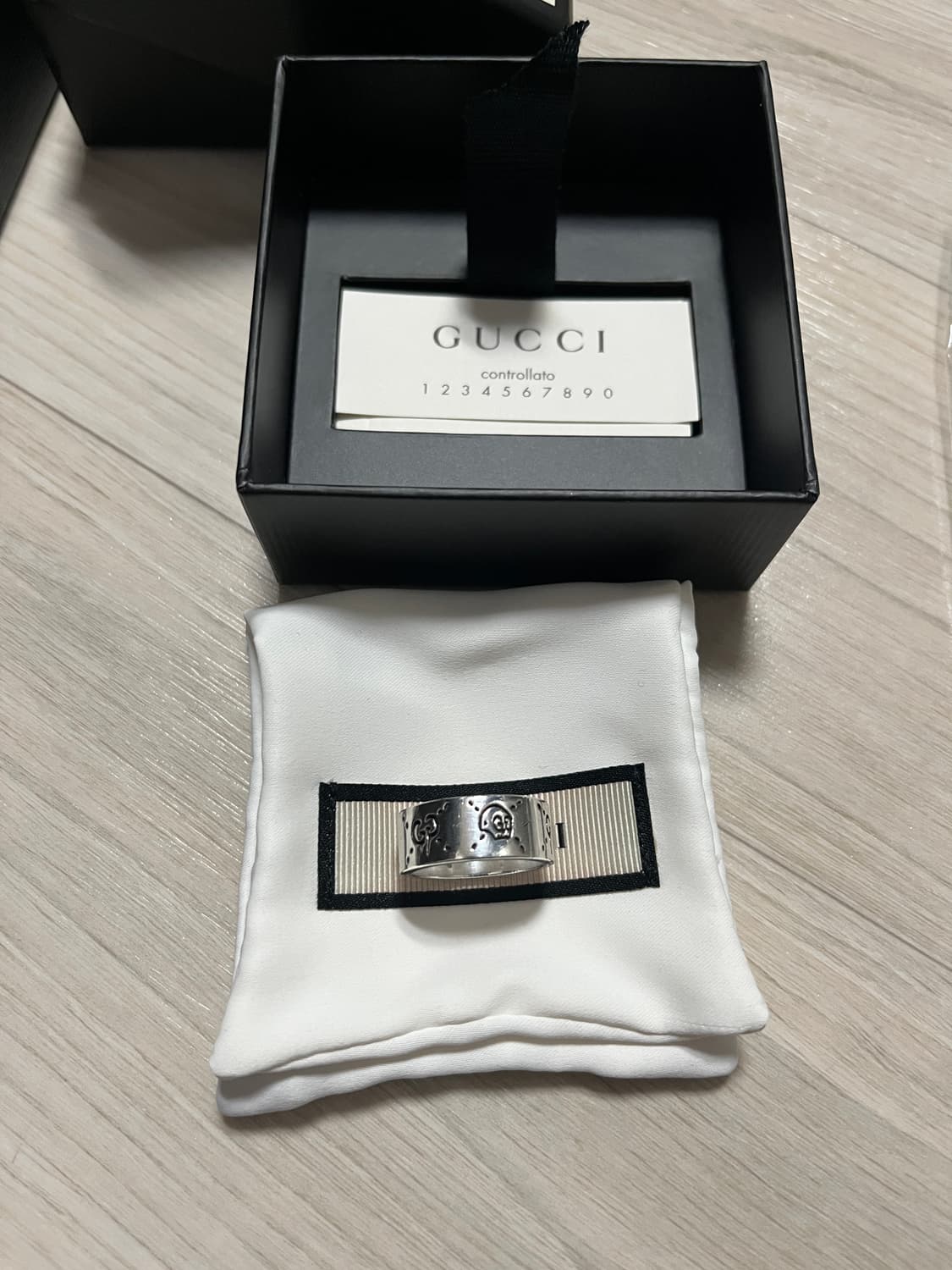 구찌 고스트 스컬 링 9mm 상품이미지2