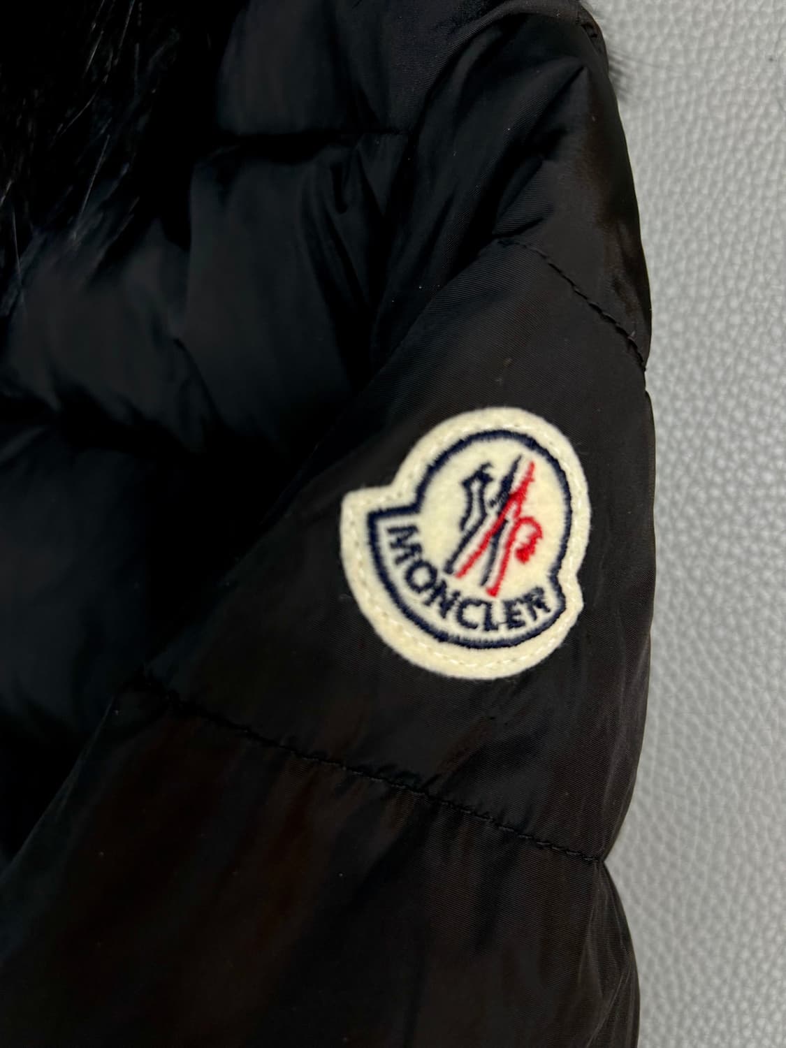 몽 클 레 르 몽 클 레 어 이중분리형 블랙 모헤어 다운패딩(0) 상품이미지2